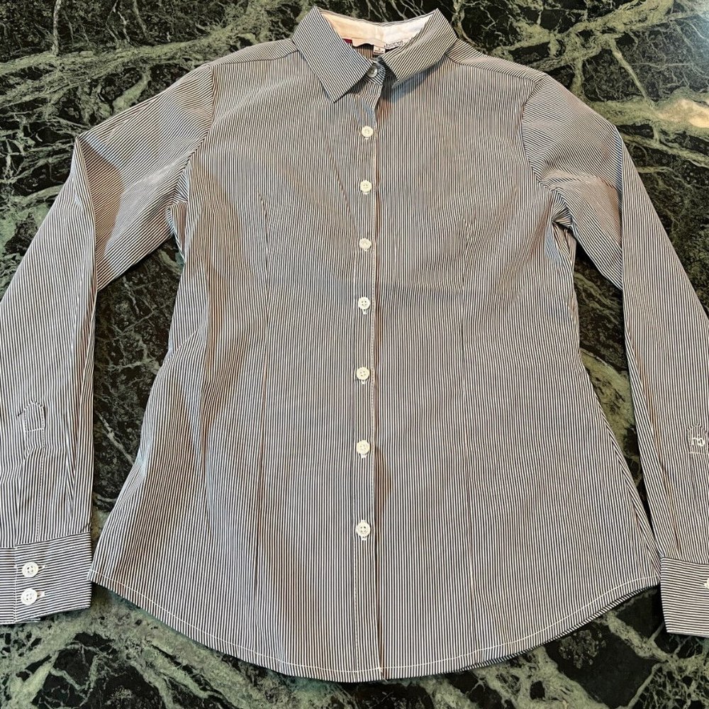 NWT women’s Harve Benard long sleeve grey strips button shirt $69.50 S